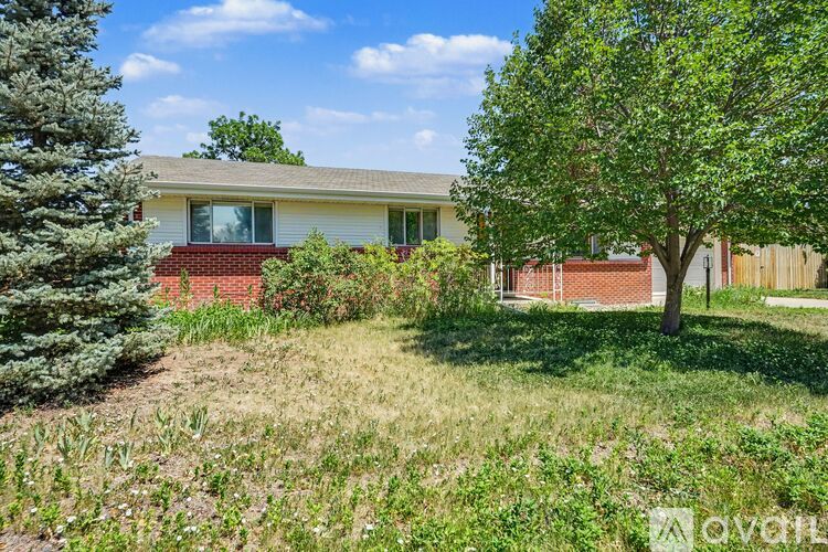 6630 South Washington Street 5 Beds Single Family Home for Rent - Photo gallery 2