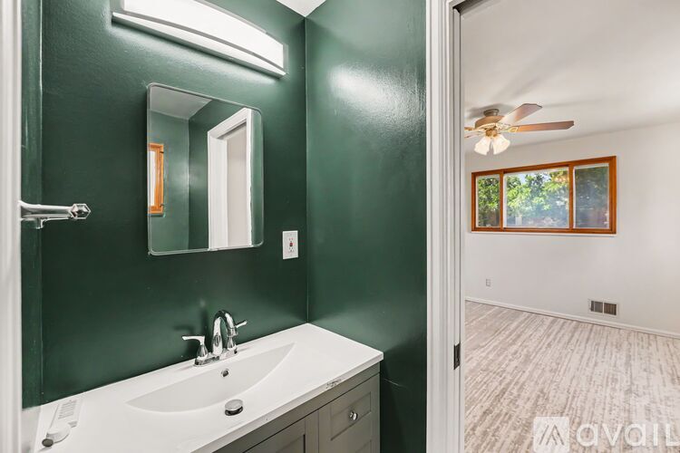 6630 South Washington Street 5 Beds Single Family Home for Rent - Photo gallery 4