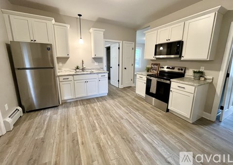 17 Lawrence St 3 Beds Apartment for Rent
