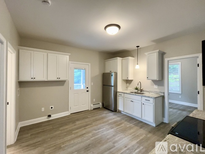 17 Lawrence St 3 Beds Apartment for Rent - Photo gallery 4