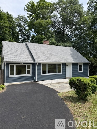 1 Clover Hill Drive 4 Beds Single Family Home for Rent - Photo gallery 2