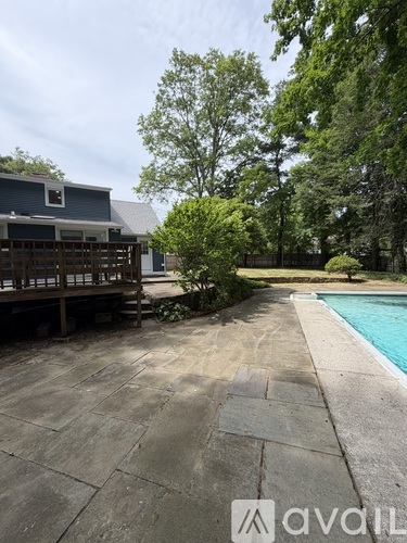 1 Clover Hill Drive 4 Beds Single Family Home for Rent - Photo gallery 3