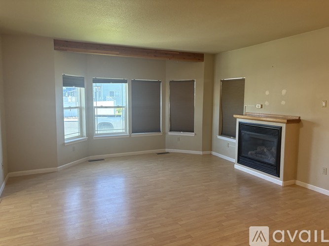 2725 SW Metolius Ave 3 Beds Townhouse for Rent - Photo gallery 3