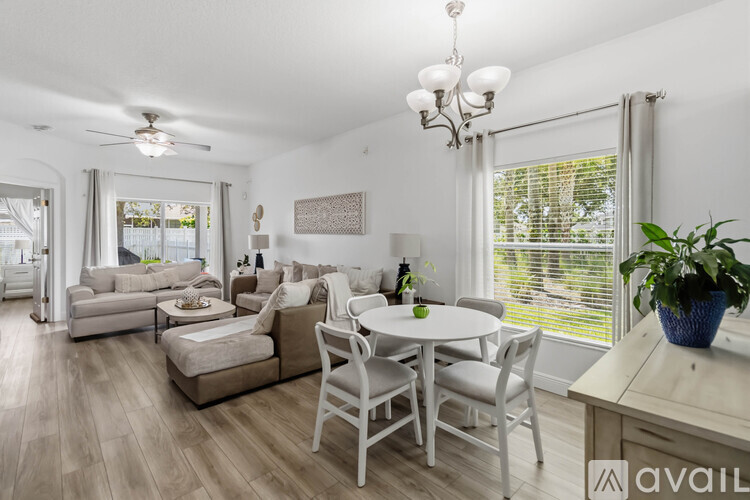 13635 Hidden Forest Circle 4 Beds Single Family Home for Rent - Photo gallery 3