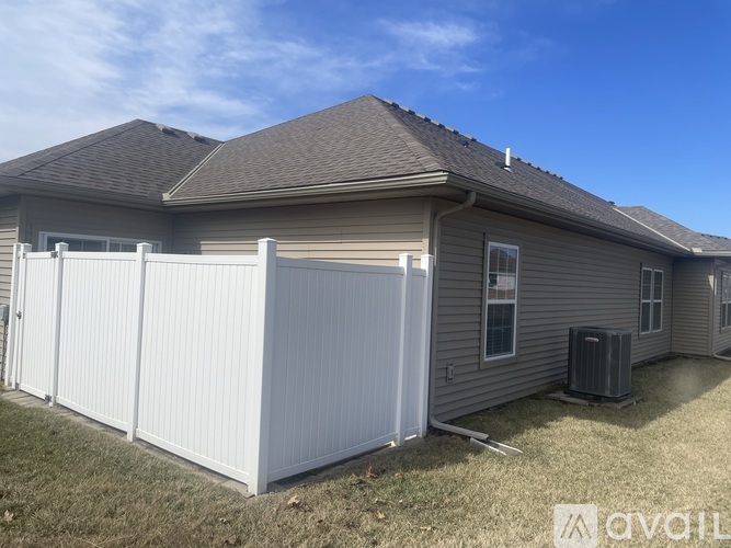 2115 North 114th Street 2 Beds Townhouse for Rent - Photo gallery 2