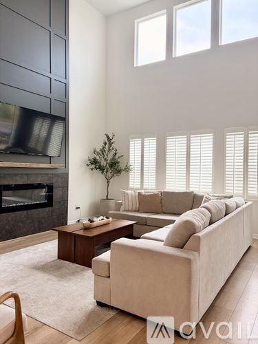 17285 Birds Foot Avenue 5 Beds Single Family Home for Rent - Photo gallery 3