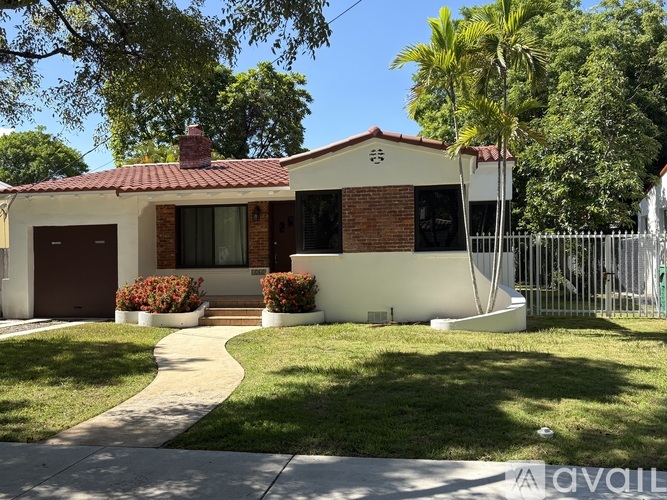 1263 Southwest 18th Street 3 Beds Single Family Home for Rent - Photo gallery 1