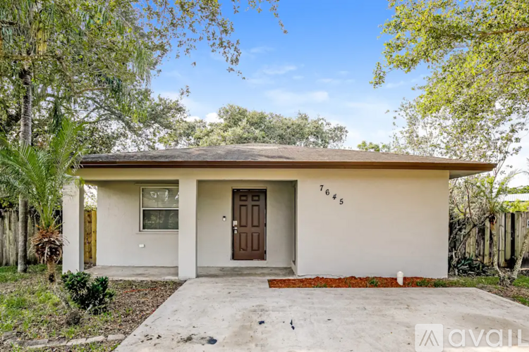 7646 NW 32nd Pl 3 Beds Single Family Home for Rent - Photo gallery 1