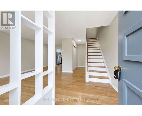 40 - 1350 WINDING TRAIL 4 Beds Condo, Home, Townhouse for Rent - Photo gallery 2