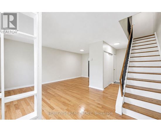 40 - 1350 WINDING TRAIL 4 Beds Condo, Home, Townhouse for Rent - Photo gallery 5
