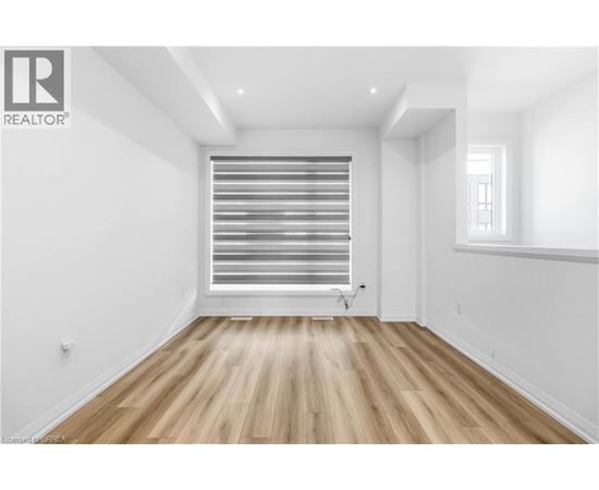 55 TOM BROWN Drive Unit# 14 3 Beds Condo, Home, Townhouse for Rent - Photo gallery 5