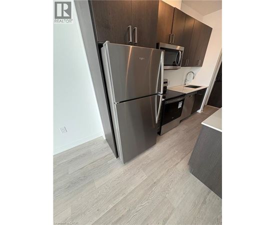 2782 BARTON Street E Unit# 815 2 Beds Apartment, Condo, Home for Rent - Photo gallery 5