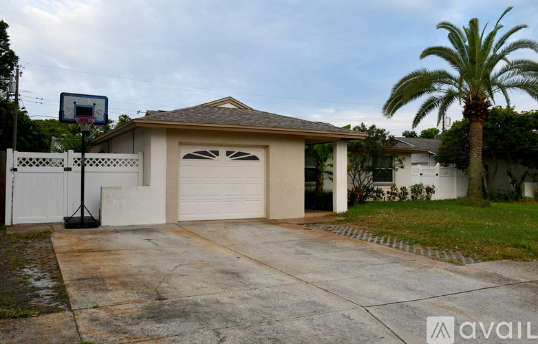 8261 129th Street North 3 Beds Single Family Home for Rent - Photo gallery 1