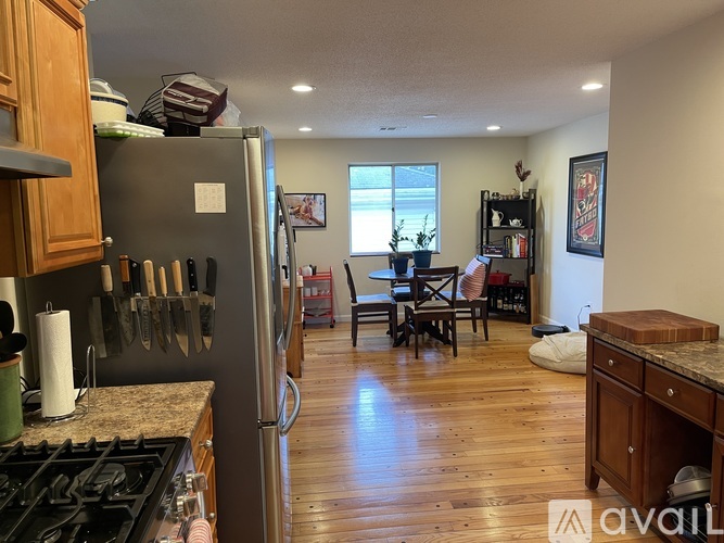 50 Gilbert St 3 Beds Apartment for Rent - Photo gallery 4