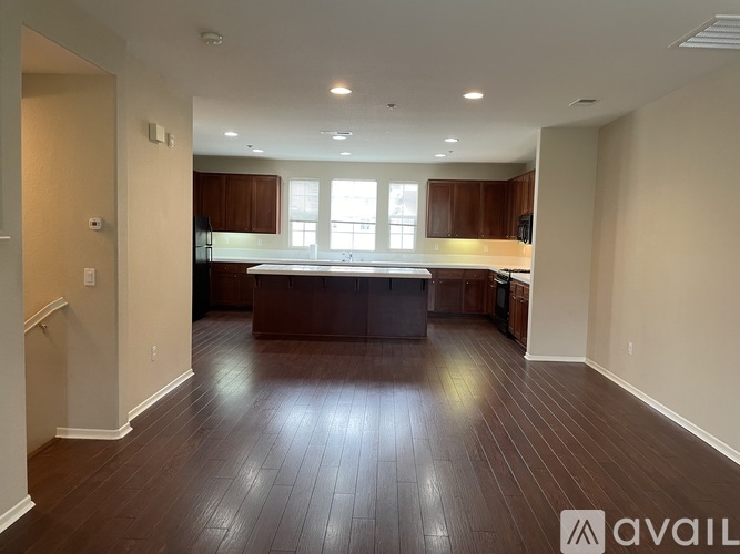 2705 White Pine Court 3 Beds Townhouse for Rent - Photo gallery 3