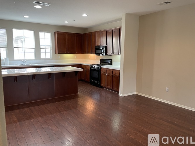 2705 White Pine Court 3 Beds Townhouse for Rent - Photo gallery 4