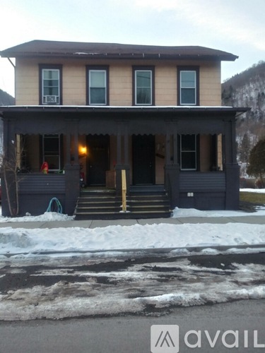 738 Ontario Ave 3 Beds Single Family Home for Rent - Photo gallery 1