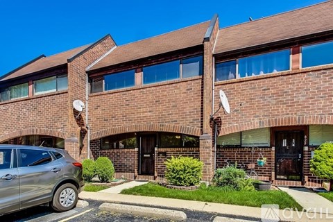 827 South Racine Avenue 3 Beds Apartment for Rent