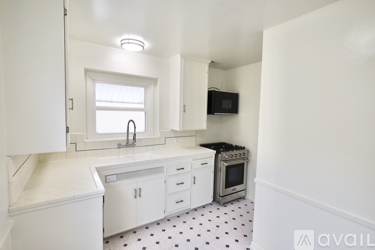 1234 Franklin St Studio Apartment for Rent - Photo gallery 4