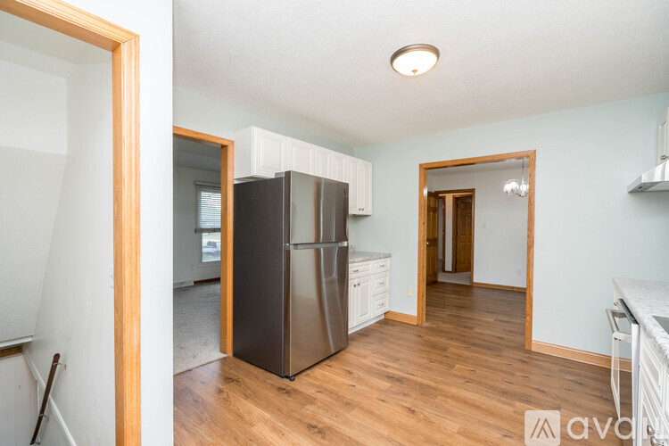 325 NE 6th St 3 Beds Single Family Home for Rent - Photo gallery 5