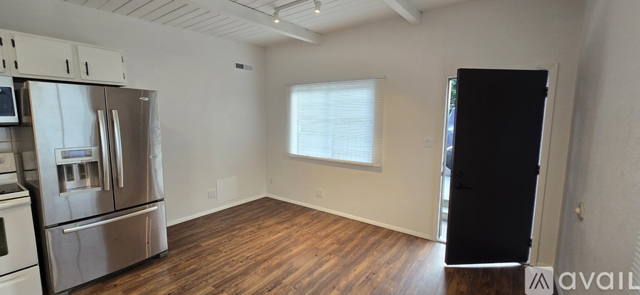 3220 Clark St 1 Apartment for Rent - Photo gallery 3