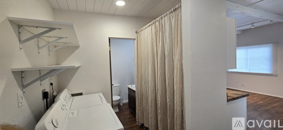 3220 Clark St 1 Apartment for Rent - Photo gallery 5