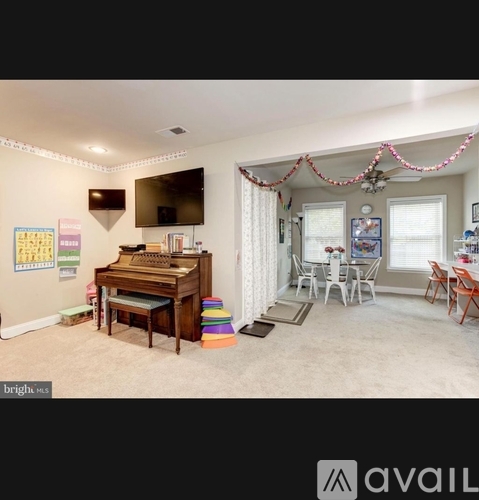 8990 Brewer Creek Place 3 Beds Townhouse for Rent - Photo gallery 3