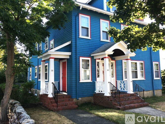33-35 Sanborn Avenue 2 Beds Apartment for Rent - Photo gallery 1