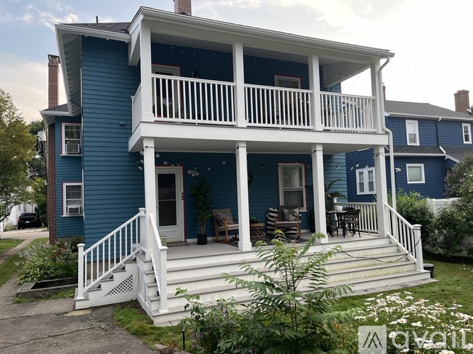 33-35 Sanborn Avenue 2 Beds Apartment for Rent - Photo gallery 2