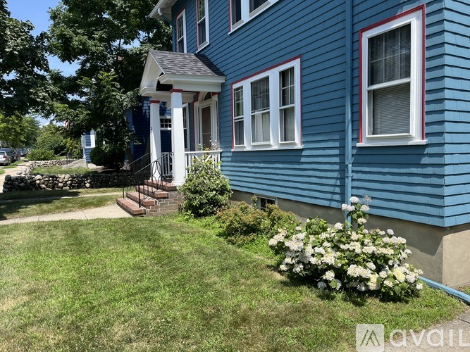 33-35 Sanborn Avenue 2 Beds Apartment for Rent - Photo gallery 3