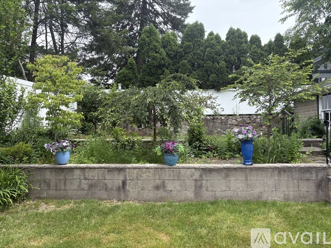 33-35 Sanborn Avenue 2 Beds Apartment for Rent - Photo gallery 5