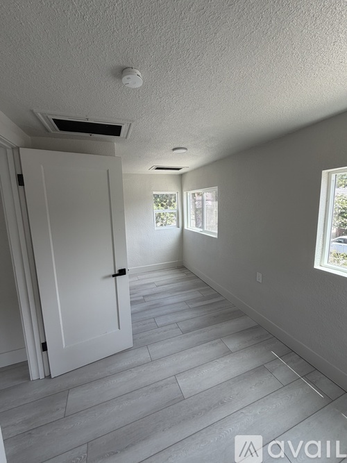 2212 10th Street 3 Beds Single Family Home for Rent - Photo gallery 2