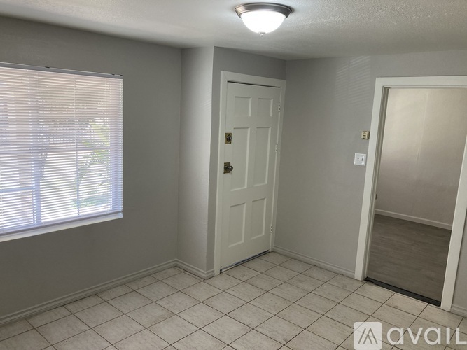 1107 W Hays St 3 Beds Single Family Home for Rent - Photo gallery 4