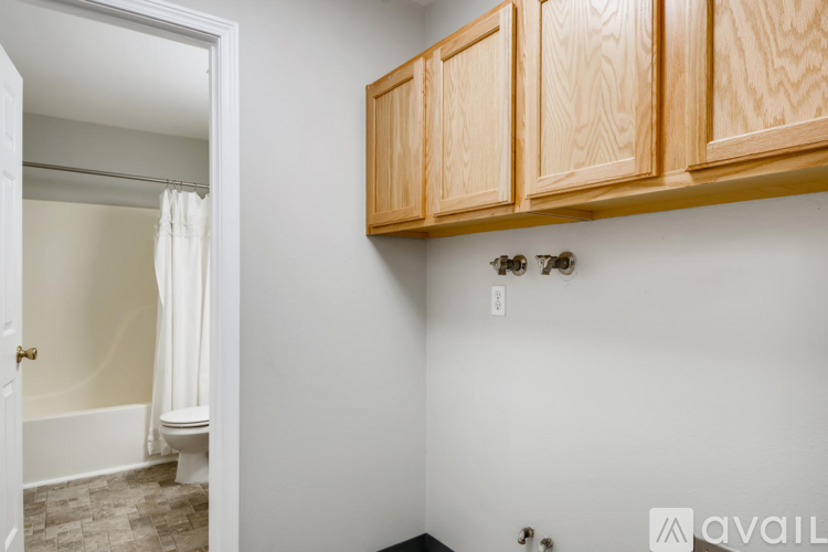 7326 N Greeley Ave 2 Beds Apartment for Rent - Photo gallery 2