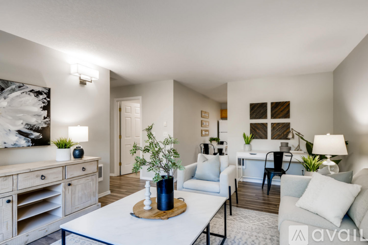 7326 N Greeley Ave 2 Beds Apartment for Rent - Photo gallery 4