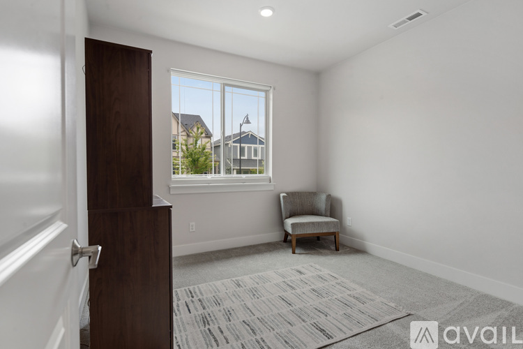 14999 NW Evelyn St 6 Beds Single Family Home for Rent - Photo gallery 5