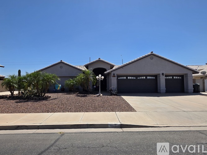 2495 S 34th Ave 3 Beds Single Family Home for Rent - Photo gallery 1