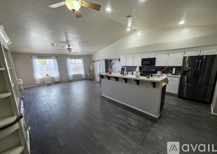 2495 S 34th Ave 3 Beds Single Family Home for Rent - Photo gallery 4