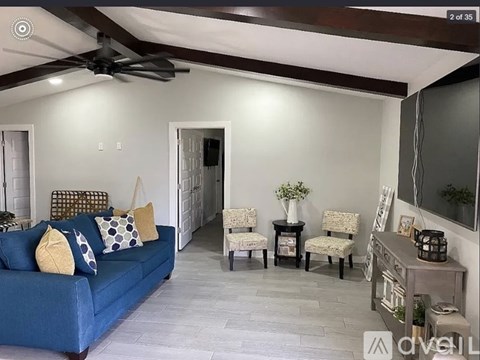 208 North Alamo Street 3 Beds Apartment for Rent