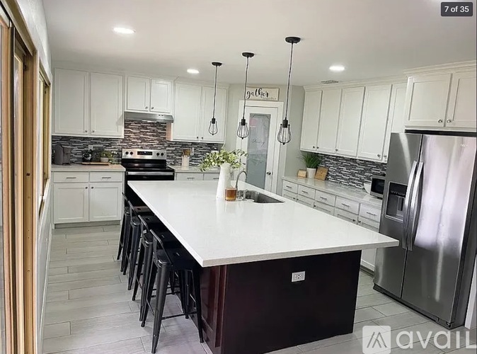 208 North Alamo Street 3 Beds Single Family Home for Rent - Photo gallery 2