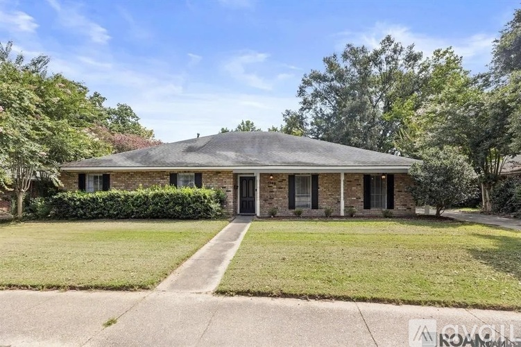 1369 Crescent Drive 4 Beds Single Family Home for Rent - Photo gallery 1