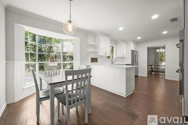 1369 Crescent Drive 4 Beds Single Family Home for Rent - Photo gallery 4