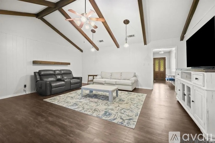 1369 Crescent Drive 4 Beds Single Family Home for Rent - Photo gallery 5