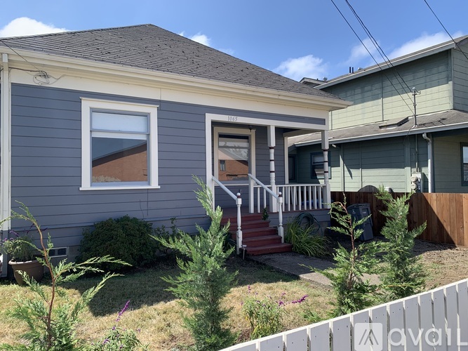 1065 5th Street 3 Beds Single Family Home for Rent - Photo gallery 1
