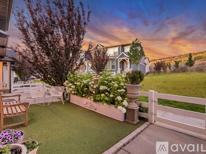 693 Grant Lane 3 Beds Townhouse for Rent - Photo gallery 3