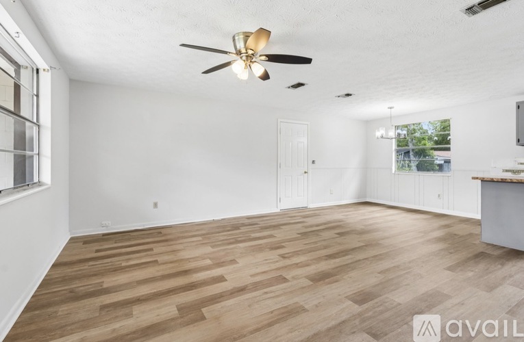 8428 Red Holly Ln 4 Beds Single Family Home for Rent - Photo gallery 2