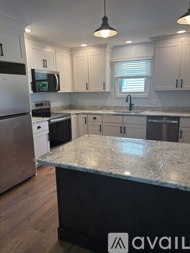 Maple Avenue 2 Beds Single Family Home for Rent - Photo gallery 2