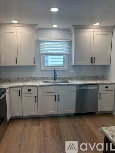 Maple Avenue 2 Beds Single Family Home for Rent - Photo gallery 4