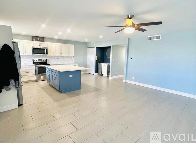 12500 Capri Cir N 2 Beds Condo for Rent - Photo gallery 4