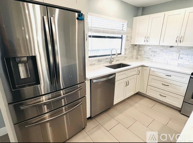 12500 Capri Cir N 2 Beds Condo for Rent - Photo gallery 5